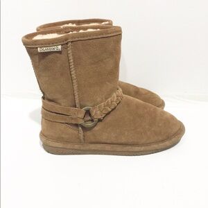 BearPaw “Edna” women/youth size 5 Sherpa lined/ suede-warm weather boots
